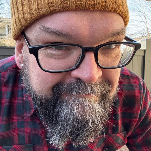 Meet your Posher, Beej - Picture 3 of 16